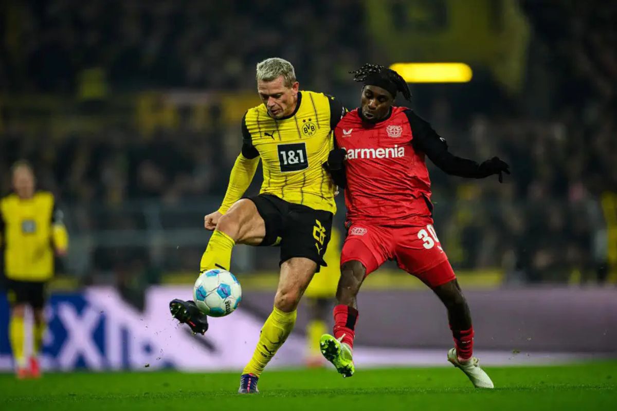 Bayer Leverkusen vs Borussia Dortmund: head to head & Predictions (29 Nov)